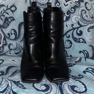 Elegant Black Women's Boots